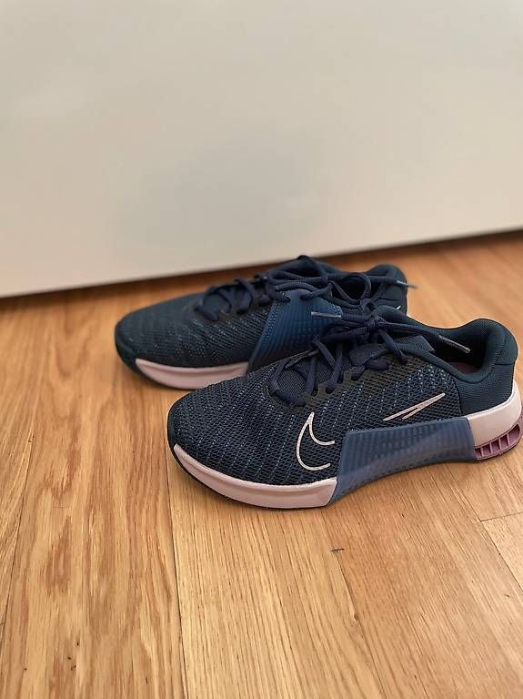Damenschuhe: Nike Metcon 9 - Sneakers Damen, Gr. 38 – Gebraucht aus Unterengstringen von mrs_bambee
