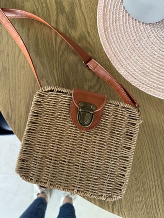 Schicke Sommer Tasche, Korboptik, braun-cognac, top Zustand!