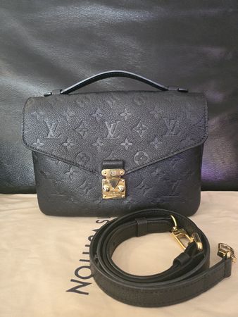 Louis Vuitton M41487 Pochette Métis