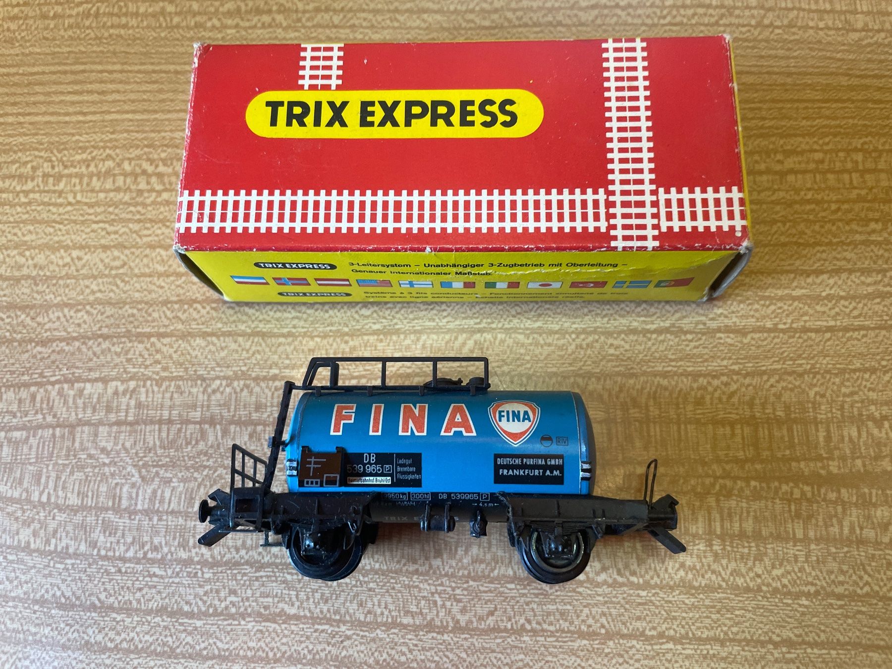 Trix Modellini di ferrovie: Trix Express H0 FINA – Usato da Suhr venduto da Daneli7 4
