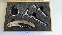 Edles Wein Accessoires Set 4-teilig aus Holzbox ungebraucht