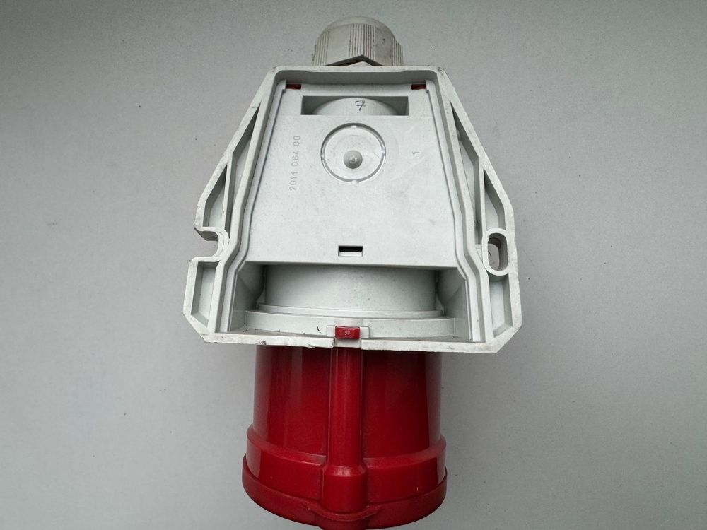 Bals CEE-Wandsteckdose 32A 5-polig 400V (IP44) In Rot – Mit Quick-Connect Klemmen