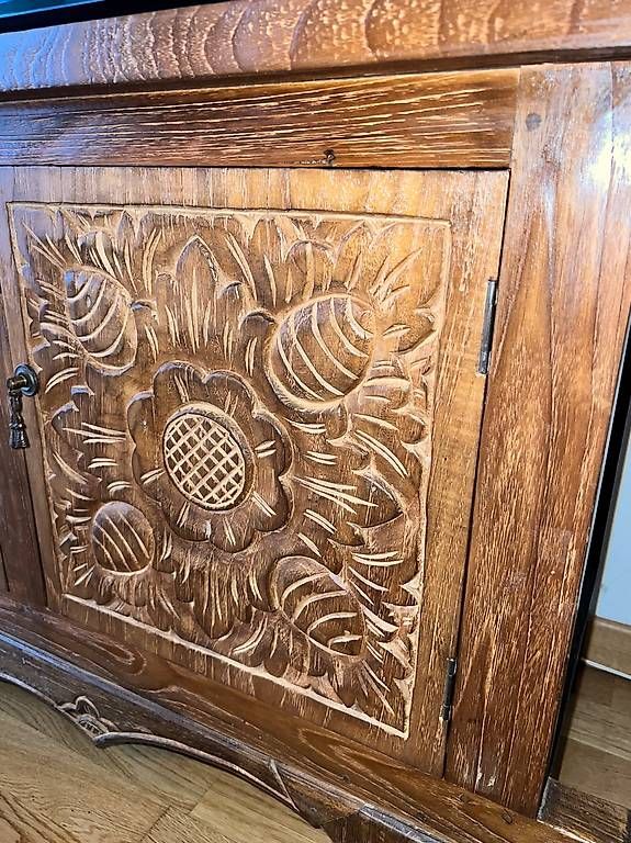 TV Möbel: Sideboard aus Holz (Bali) – Gebraucht aus Zürich von Miiau101 2