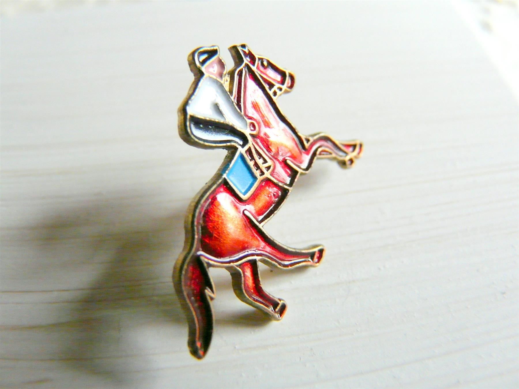 Placchette & Badge: • Pferderennen Pferd cheval  - pin M6A.39 – Usato da Pully venduto da websurfer1 4