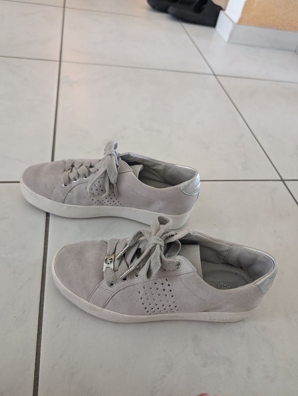Michael Kors Scarpe da uomo: Michael Kors Sneaker – Nuovo (secondo la descrizione) da Wallisellen venduto da sca97