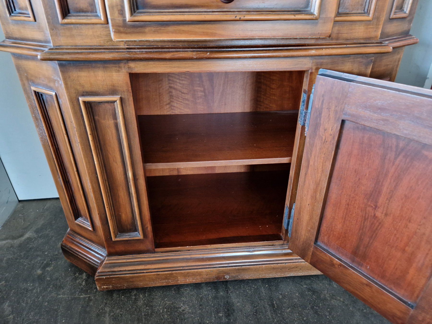 Credenze: Excellentes Buffet Bauernbuffet Wohnwand 90 X 43 X 188 hoch – Usato da Wädenswil venduto da verebe 4