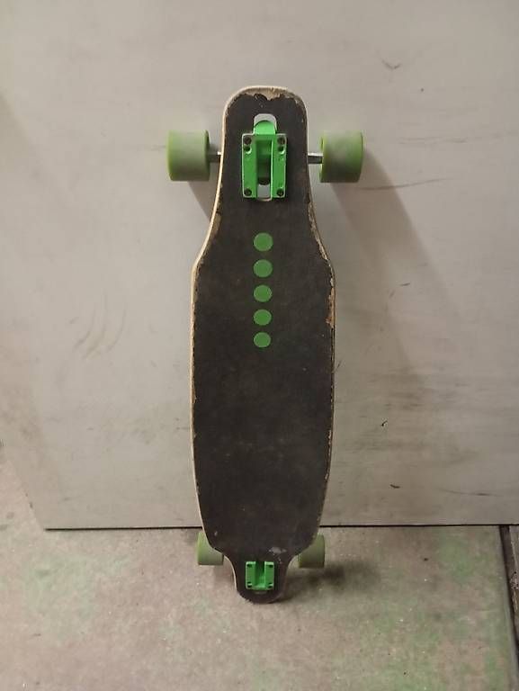 Skateboards: Longboard – Gebraucht aus Basel von Petergunn