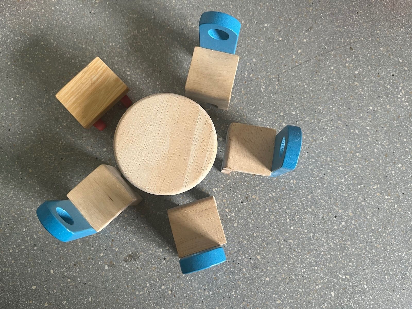 Case e mobili per bambole: Puppenstuben Möbel – Usato da Bern venduto da Werahiko