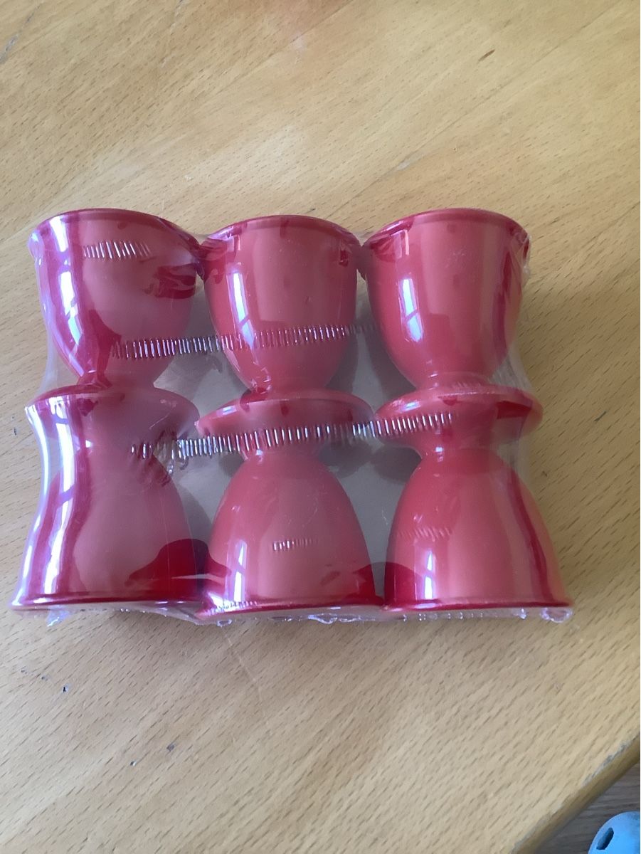Sonstiges Geschirr: Eierbecher rot 6 Stücke neu – Neu und originalverpackt aus Saas-Balen von kircin 1