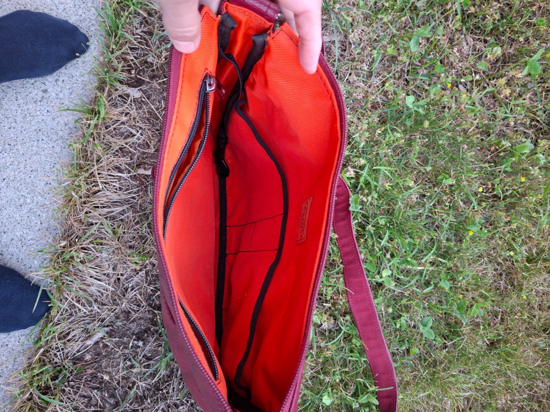 Rossis Borse da donna: Dunkelrote Handtasche – Usato da Unterägeri venduto da spo_2kjh 3