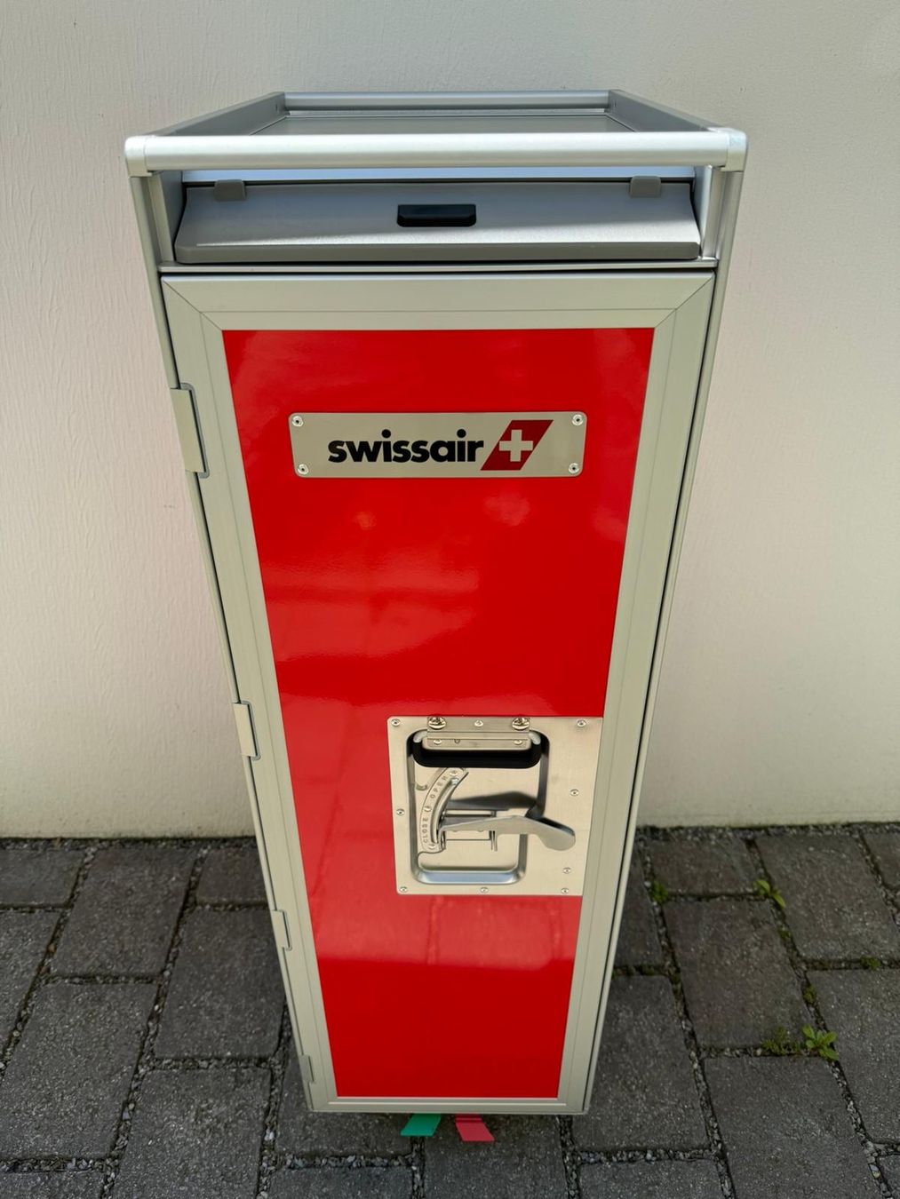 Swissair Altro in Aeronautica: Flugzeug Trolley NEU Swissair – Nuovo (secondo la descrizione) da Ostermundigen venduto da airline-trolley
