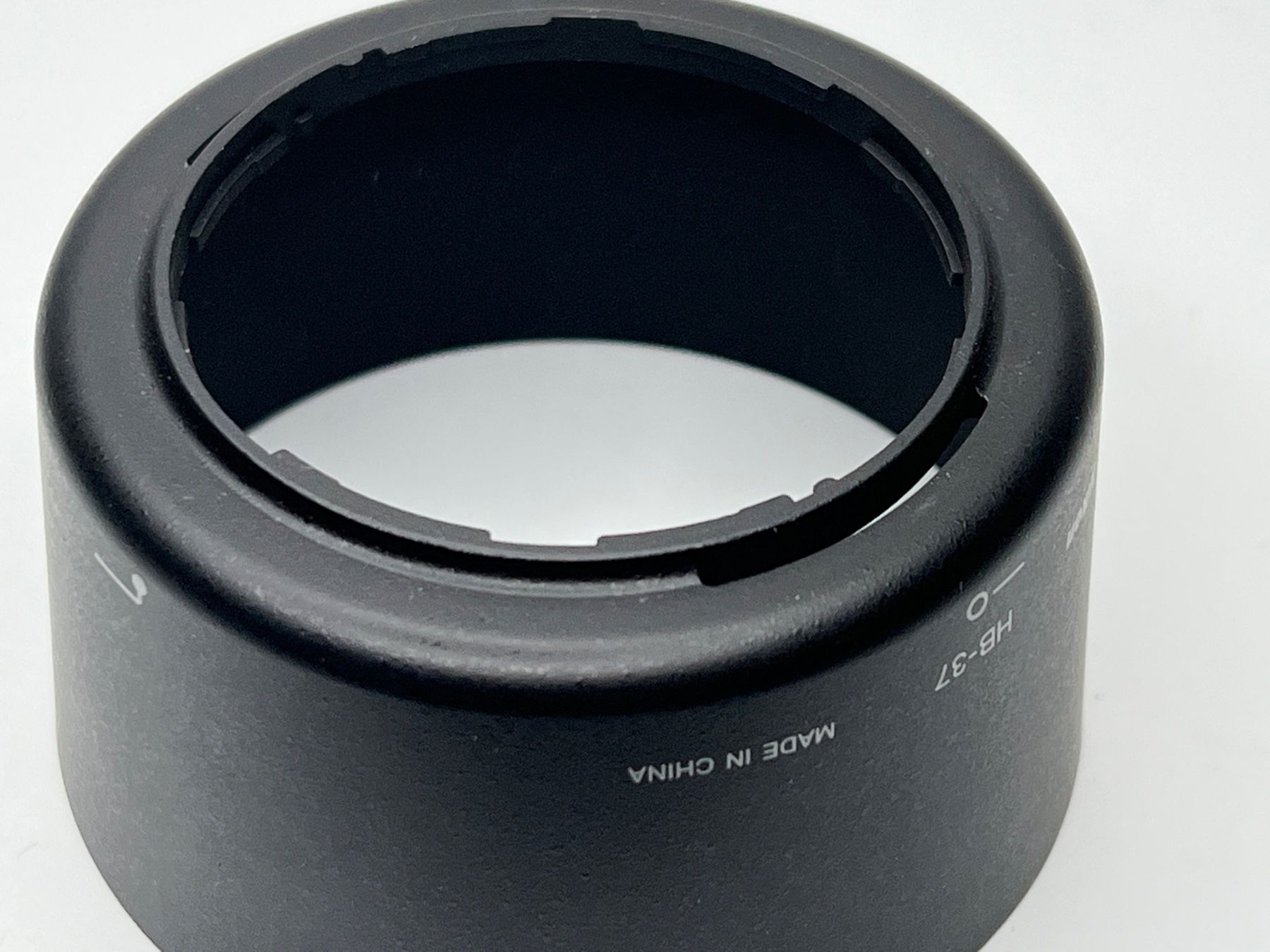 Nikon Obiettivi: Nikon HB-37 HB 37 Sonnenblende Objektiv – Usato da zuchwil venduto da solotin74 2