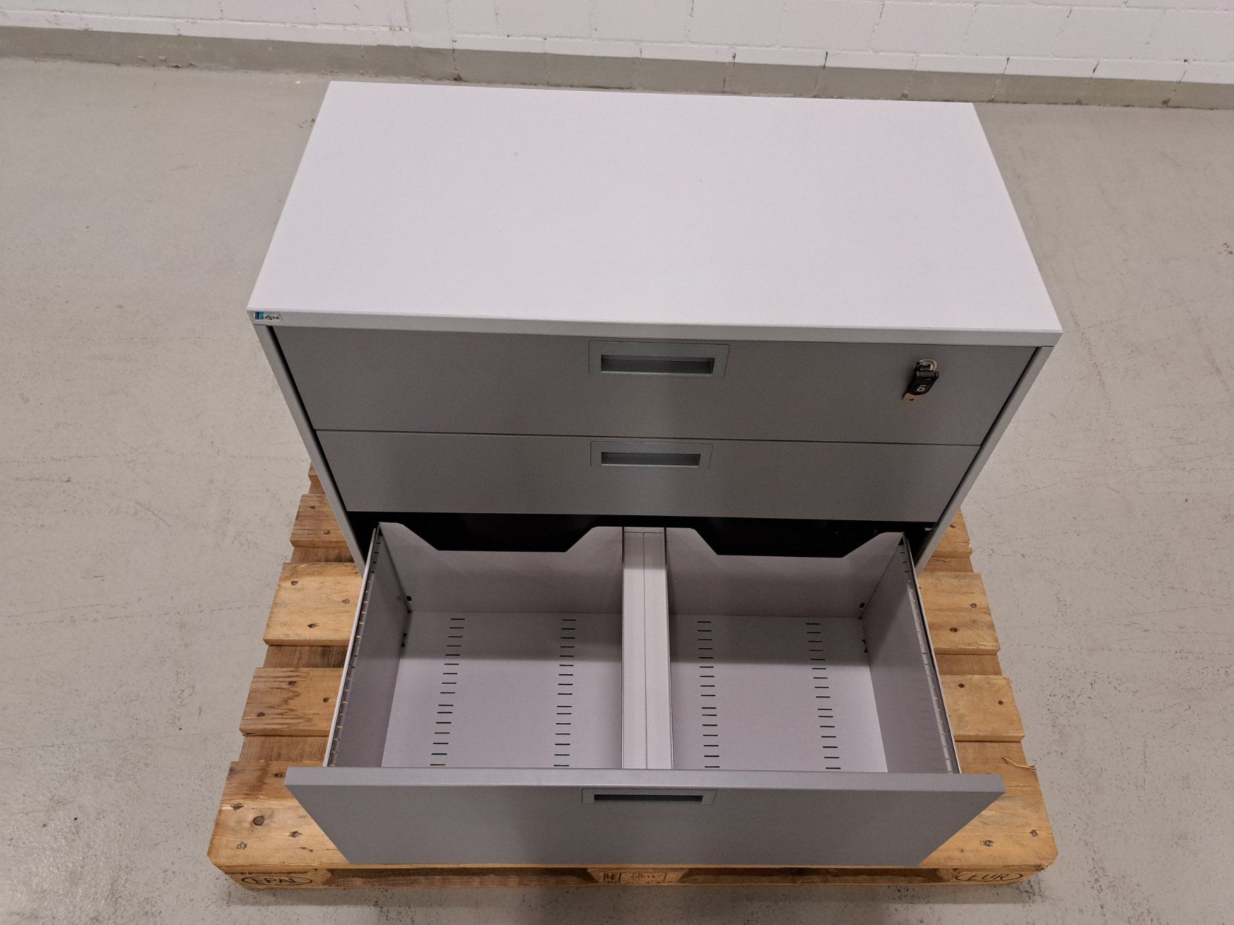 Lista Schränke: Sideboard Lista Office mit Schubladen grau – Gebraucht aus Embrach von lichttechnik 8