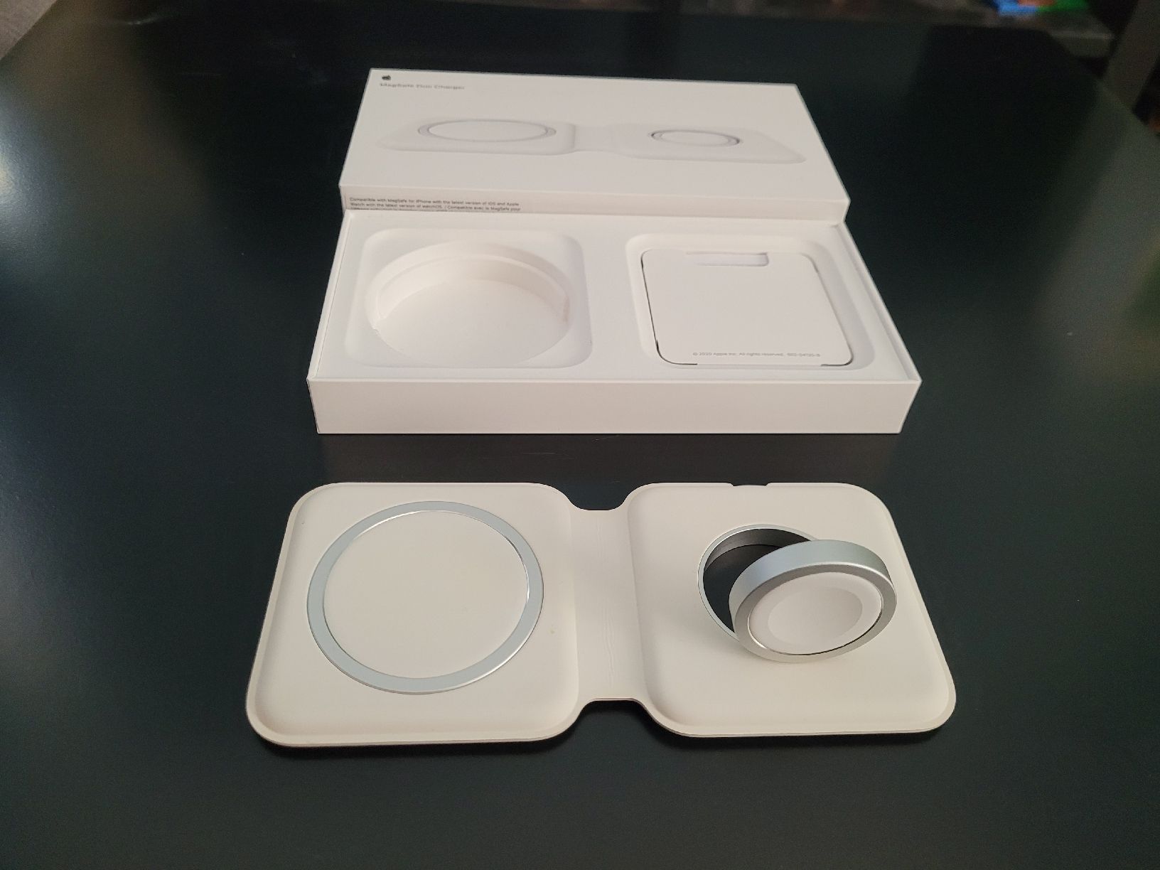Apple Caricabatterie: Apple Magsafe Duo Charger – Usato da Baden venduto da Ginger0111