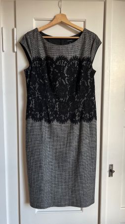 Business-Kleid von Comma mit passendem H&M Blazer