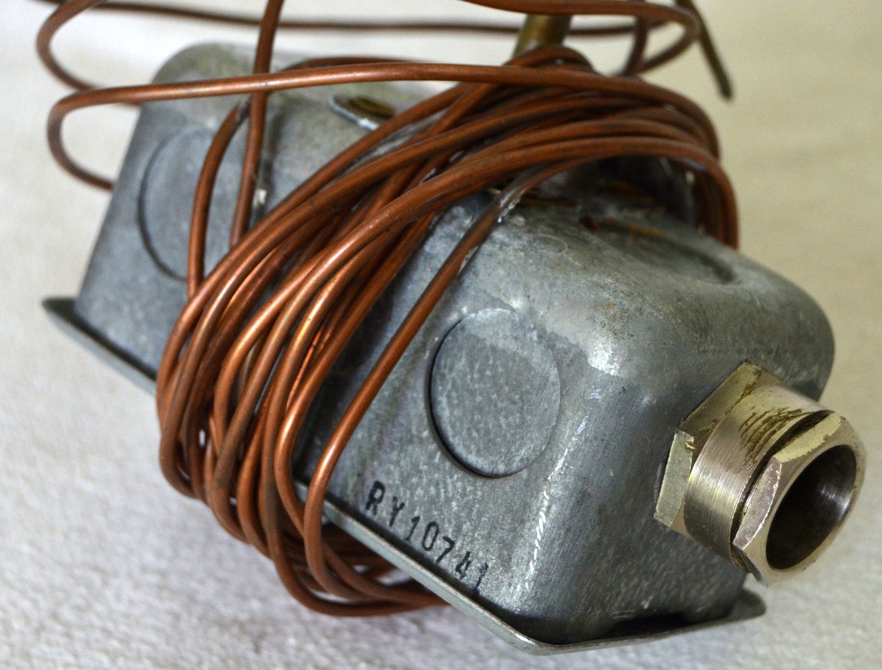 Componenti elettronici: Johnson Controls  TE-6100-I  Sensor / Temperature Switch – Usato da Collonges venduto da arashee 2