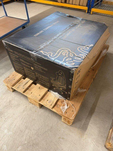 Razer Chaises: Razer Enki - black – Neuf avec emballage d'origine à Hitzkirch par Thali_AG 5