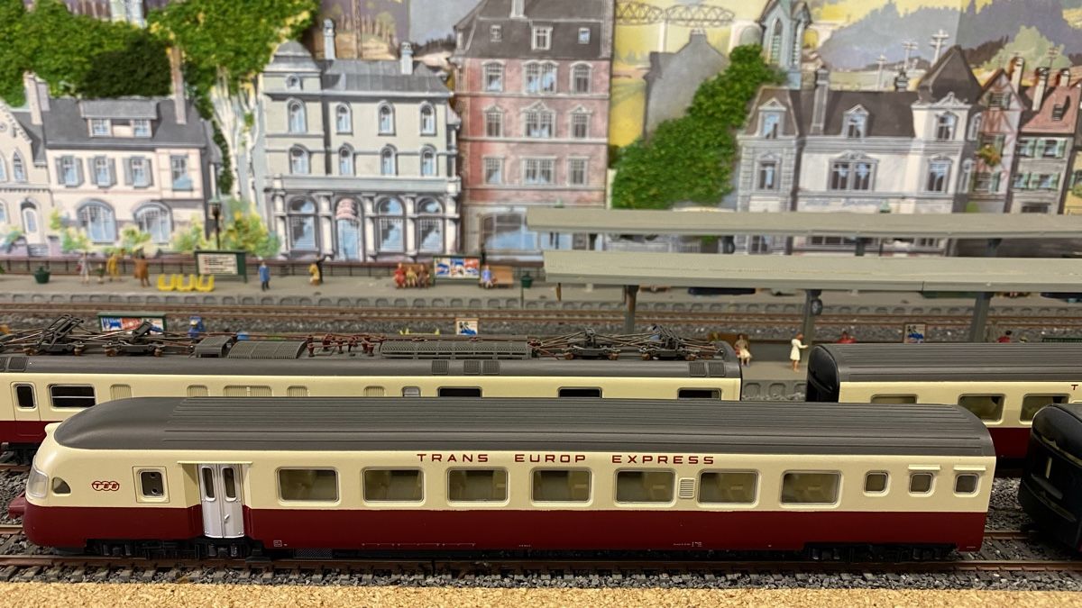 Lima Modellini di ferrovie: Lima 149812 Triebzug RAe TEE SBB H0 – Usato da Glattpark (Opfikon) venduto da anywaya23 5