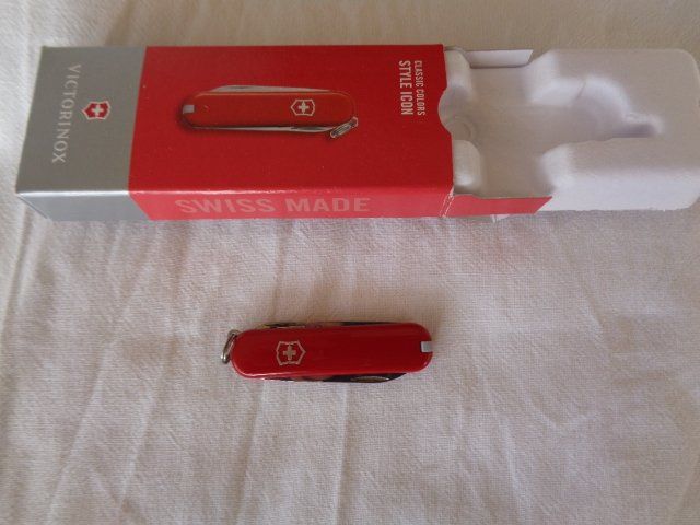Victorinox Coltelli tascabile: Kleines Victorinox Messer. – Nuovo e nell'imballaggio originale da Hinwil venduto da mival55 2