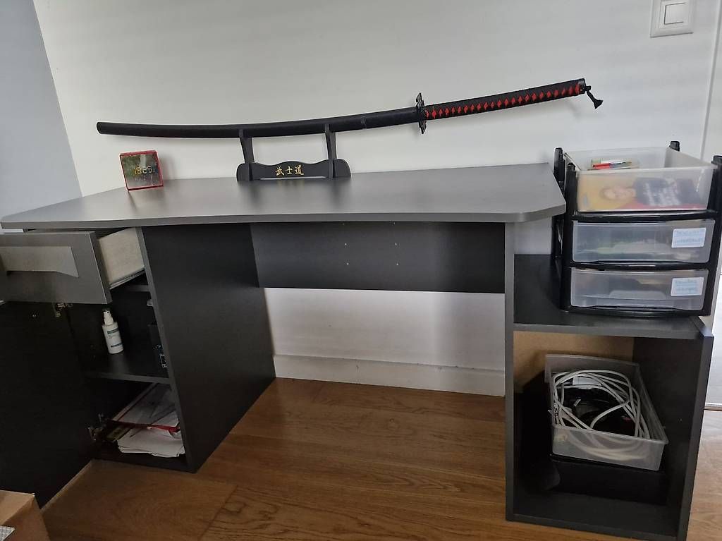 Scrivanie: Bureau pratique et nombreux rangements – Usato da Botterens venduto da abi_tz2g 1