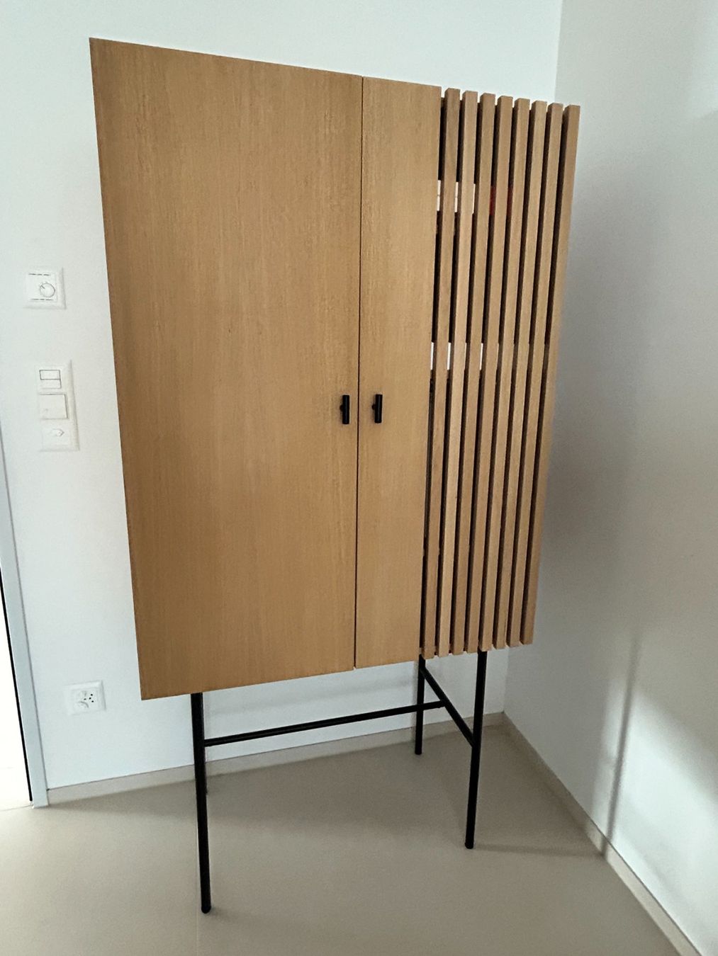 Cassettiere: WOUD Array Highboard – Nuovo (secondo la descrizione) da Unterengstringen venduto da Michael_ 1