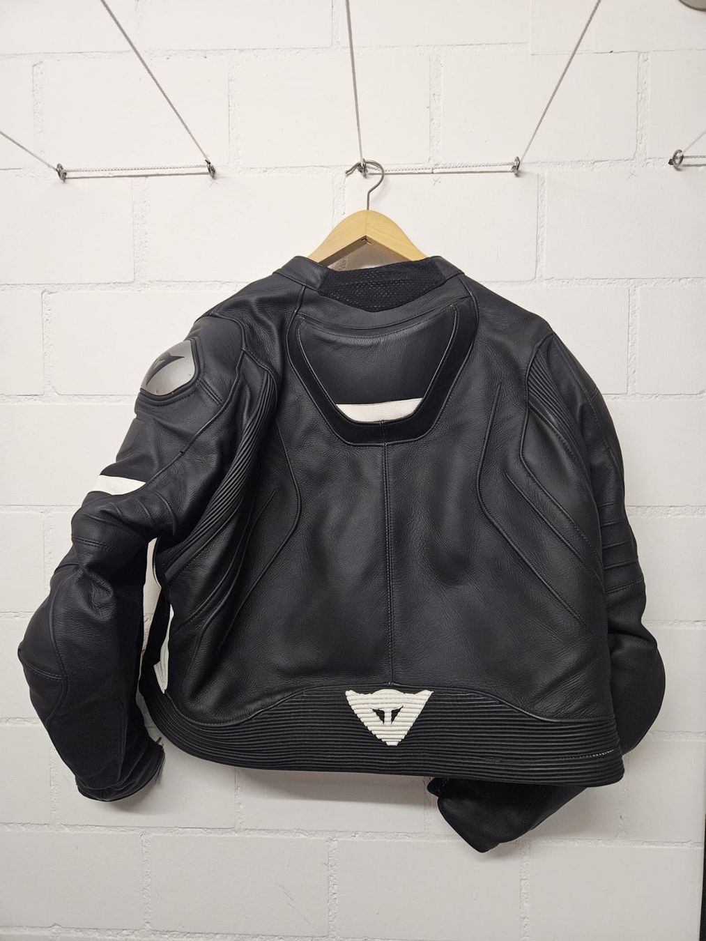 Completi: Dainese Motorradkombi Gr. 64 – Usato da Rümlang venduto da Mantecore 1