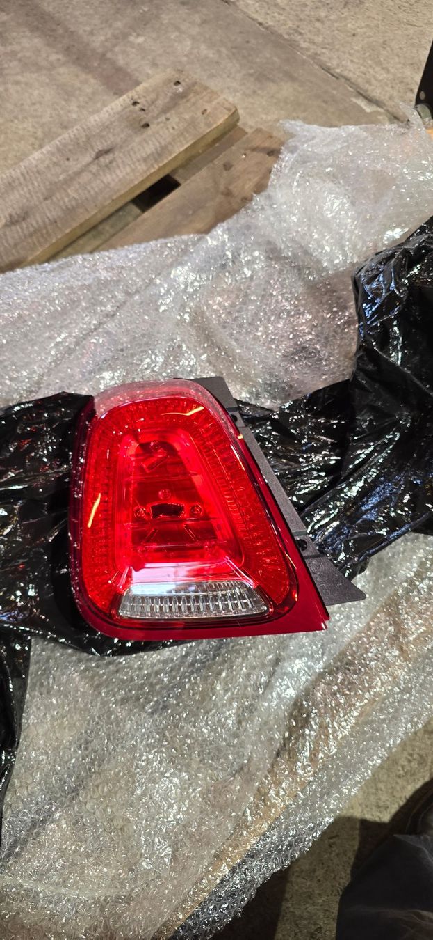 Tutti pezzi di ricambio auto: Fiat Abarth Heckleuchten – Nuovo (secondo la descrizione) da Möhlin venduto da Carmaxx 2
