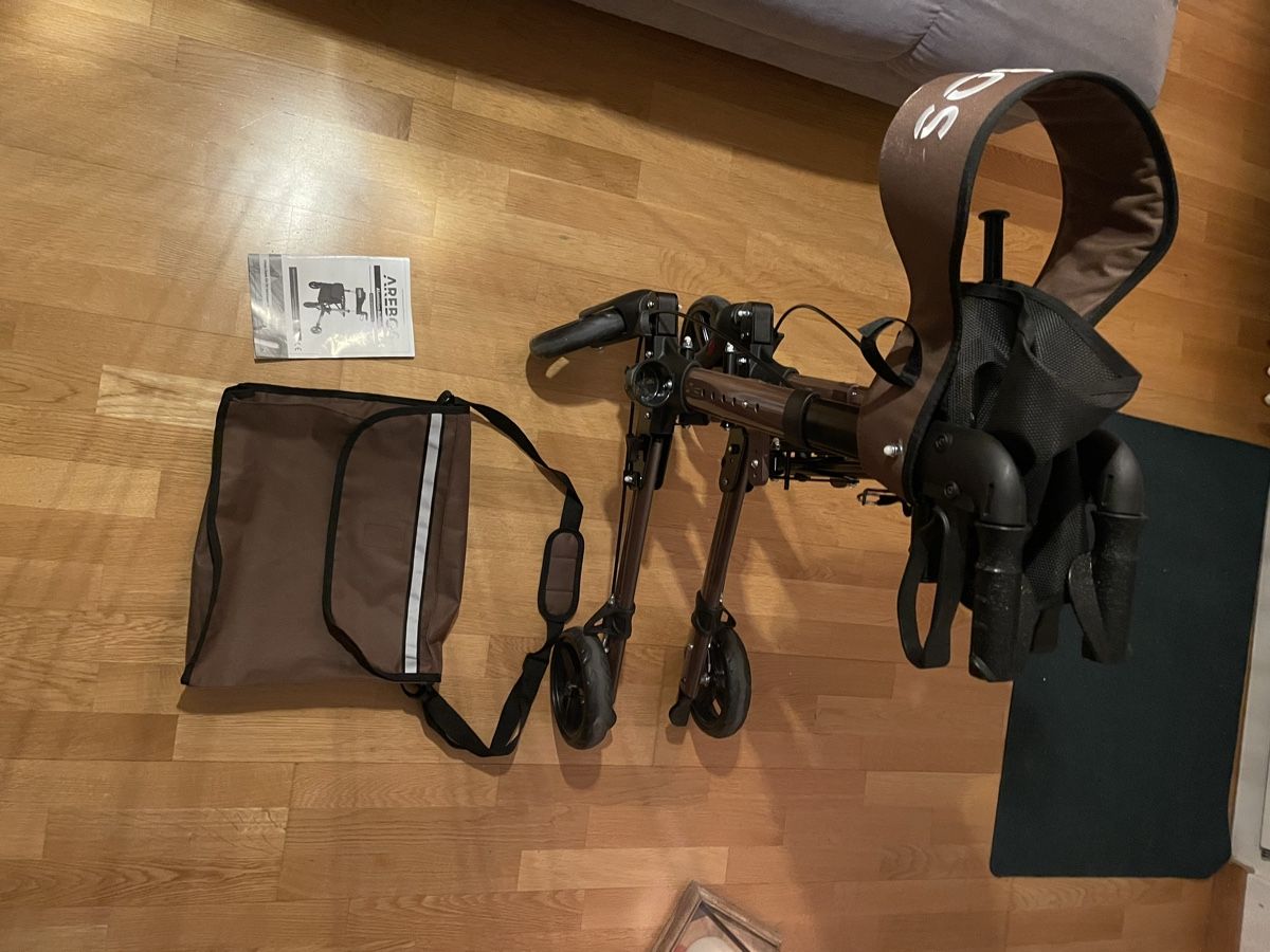 Ausili per la deambulazione: Rollator Arebos Alluminium – Nuovo (secondo la descrizione) da Schlieren venduto da hornigbiene 1