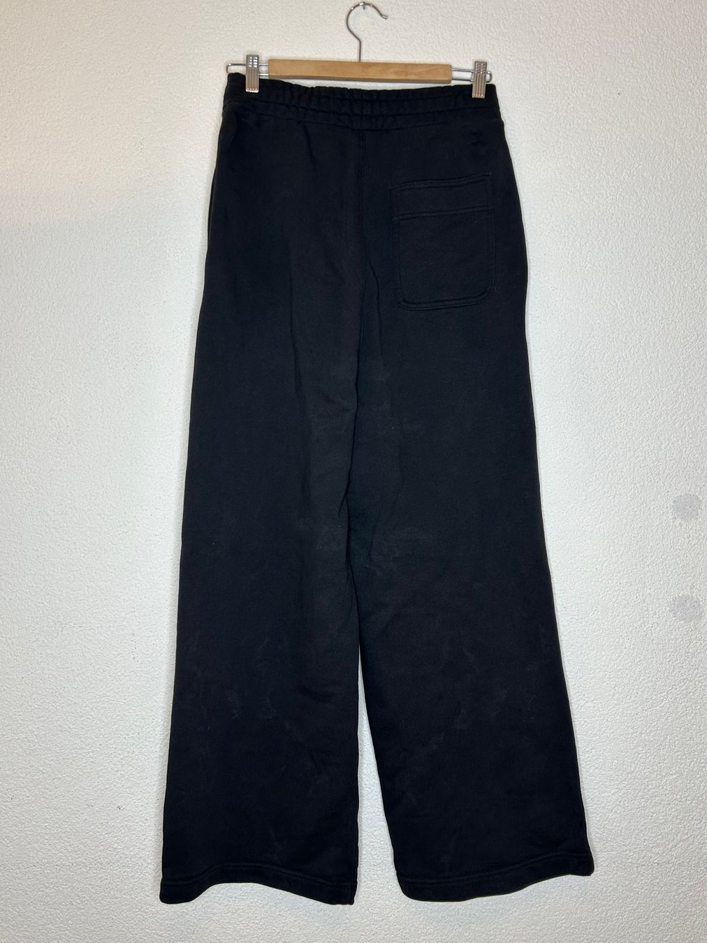 Weekday Pantaloni: WEEKDAY / Sweatpants (Gr. XS-S) – Usato da Dietlikon venduto da Mankai 1