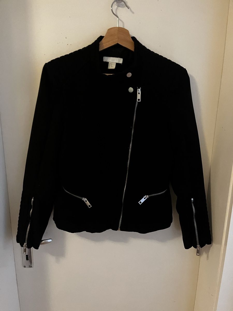 H&M Giacche: Schwarze H&M Jacke Gr. 40 Übergangsjacke – Usato da Schübelbach venduto da lan_2rdc 3
