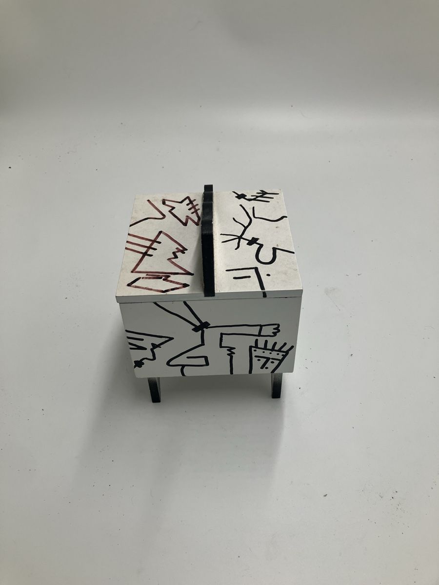 Tutte le decorazioni: Memphis Hollis Fingold vintage box – Usato da fribourg venduto da Retroverso 2