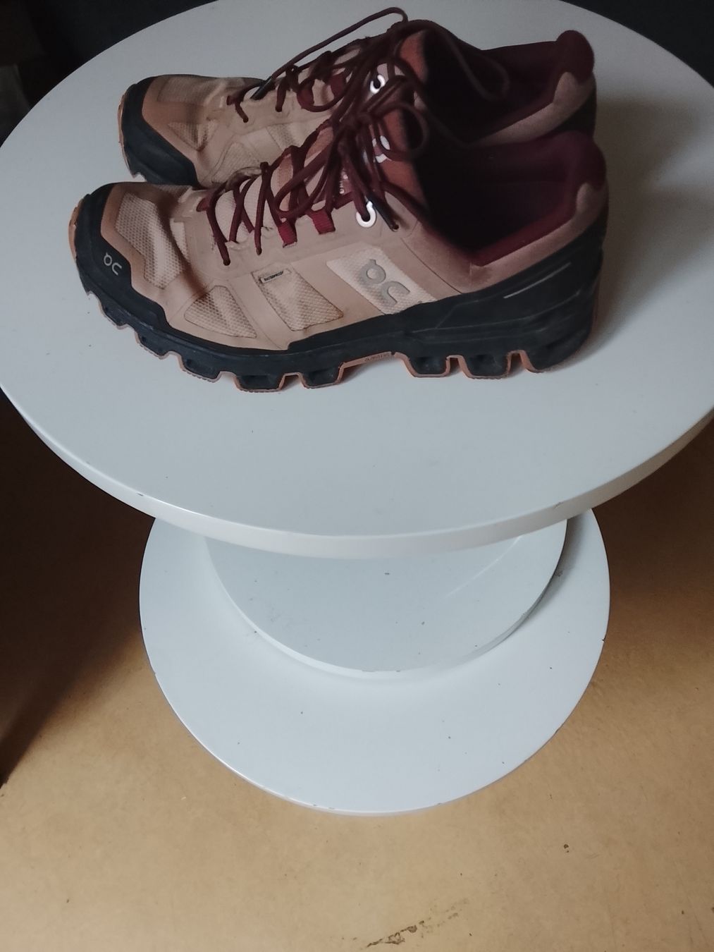 On Scarpe da donna: ON Cloudventure WP Trailrunningschuh Damen Gr. 40 – Usato da Lenzerheide/Lai venduto da yvo_qjr8