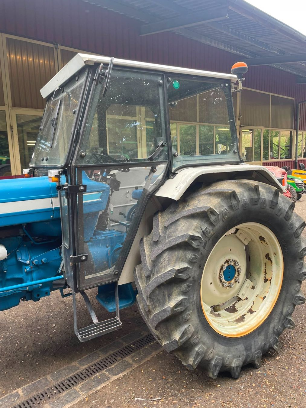 Ford Trattori: Traktor Ford 5610 – Usato da Wintersingen venduto da Regiocenter 2
