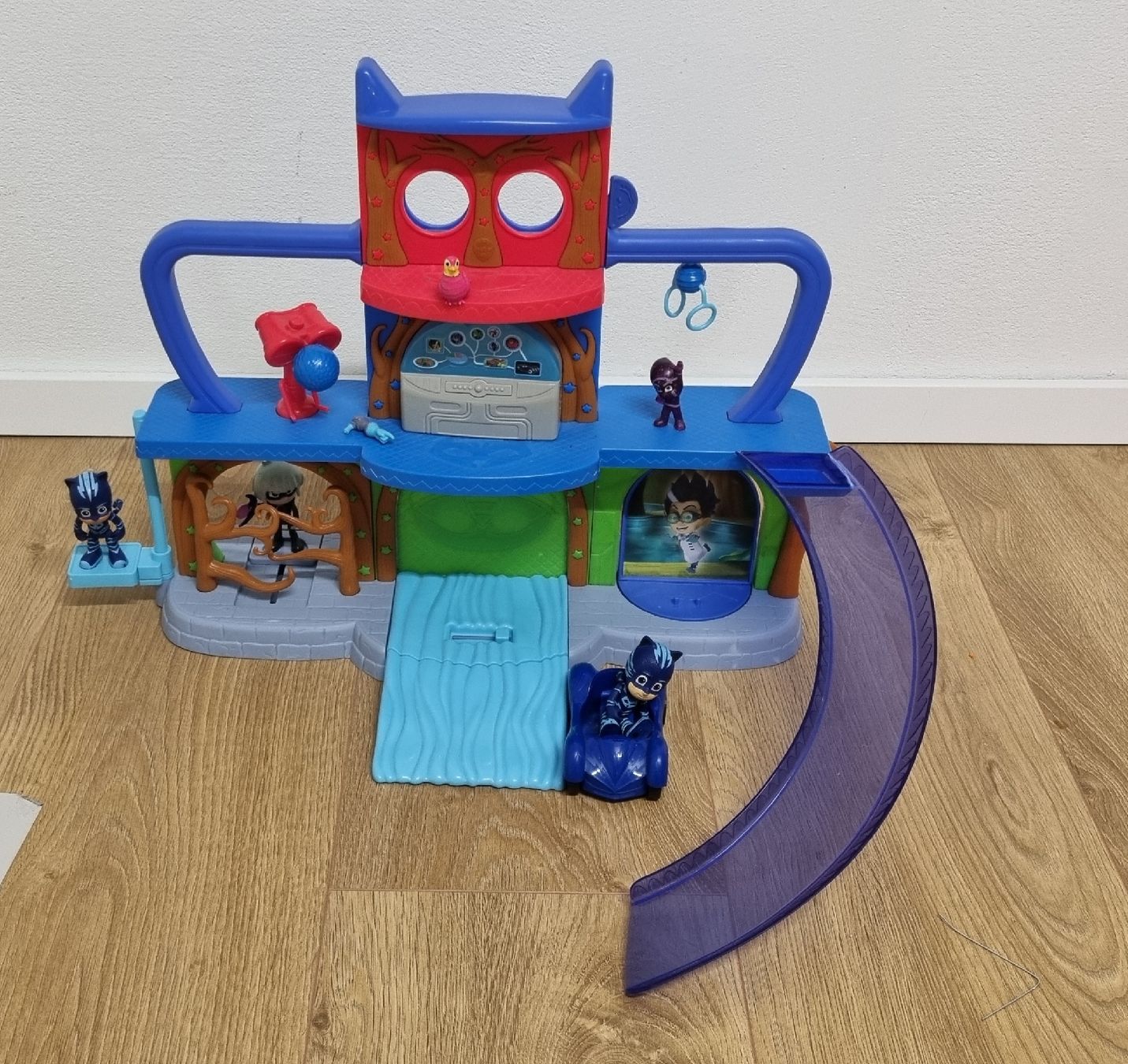 Spielzeuge: PJ Mask Headquarter mit Figuren – Gebraucht aus Herrliberg von FannyZ 2