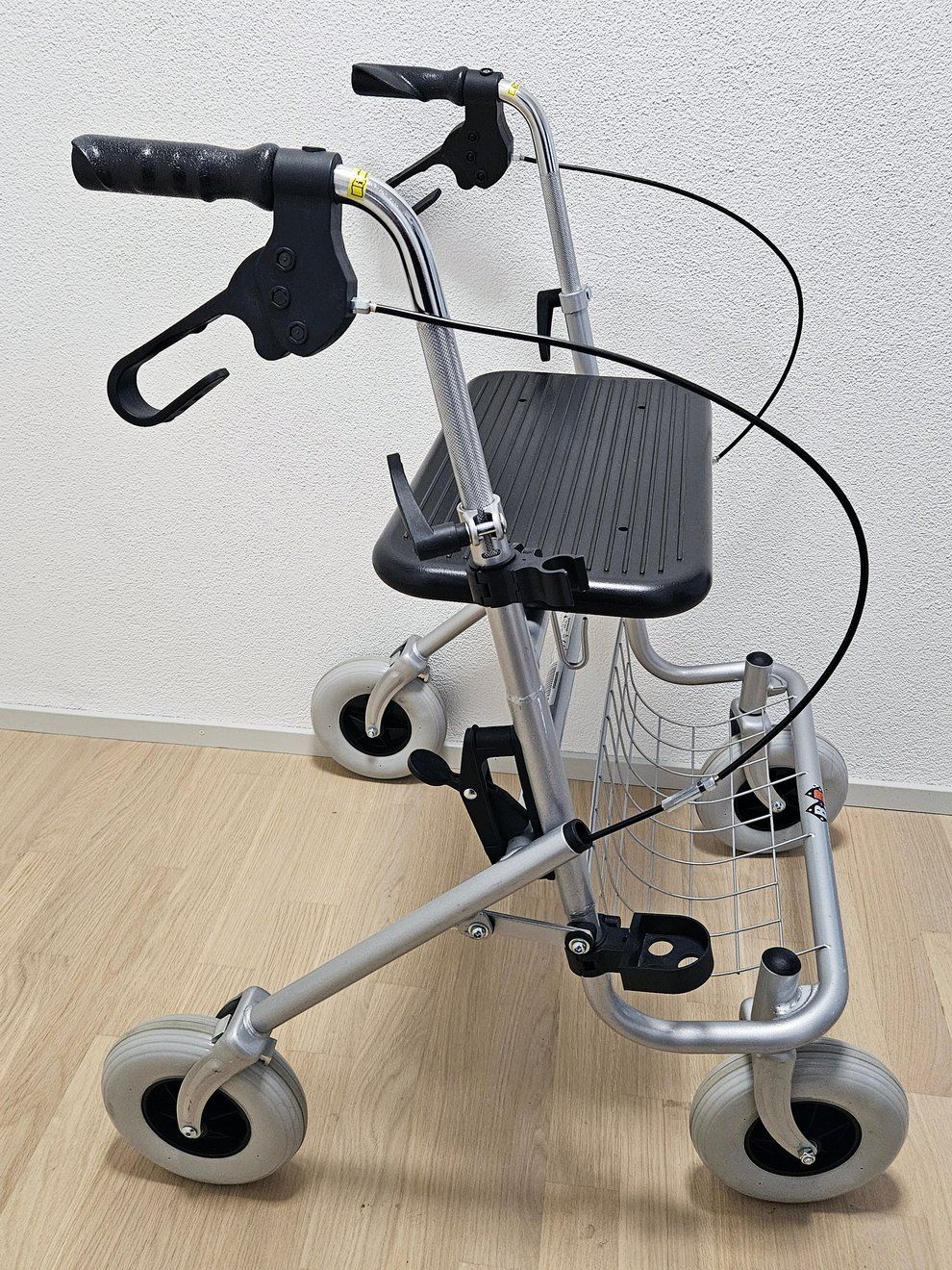 Ausili per la deambulazione: Rollator B XXL Bischoff & Bischoff – Usato da Zürich venduto da Numark 3