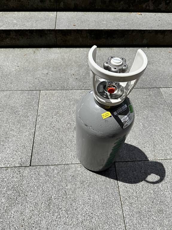 Apparecchiature e tecnologia a gas: Gasflasche voll – Usato da Zürich venduto da Cibin 1