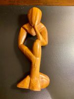 Holzskulptur "der Denker"