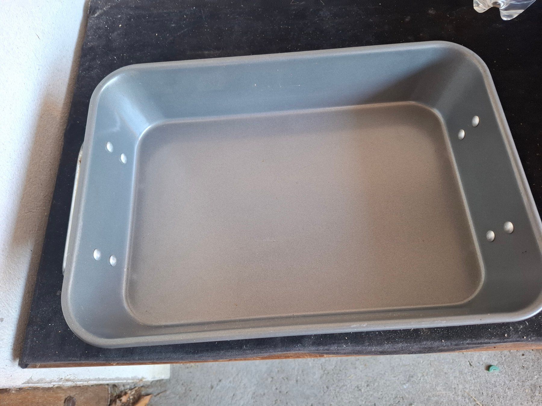 Teglie da forno: Backform/ Bräter rechteckig Metall grau 40cm gebraucht – Usato da Schönholzerswilen venduto da clyde123