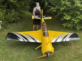 Seb Art Sukhoi 29S - 2.6m ARF und Triebwek MVVS 116 IRS