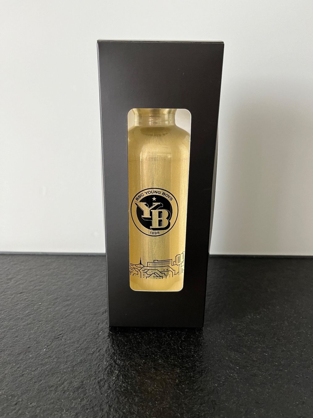 Sigg Borracce & Thermos: Limited SIGG Getränkeflasche BSC YB – Usato da Lommiswil venduto da Blusti