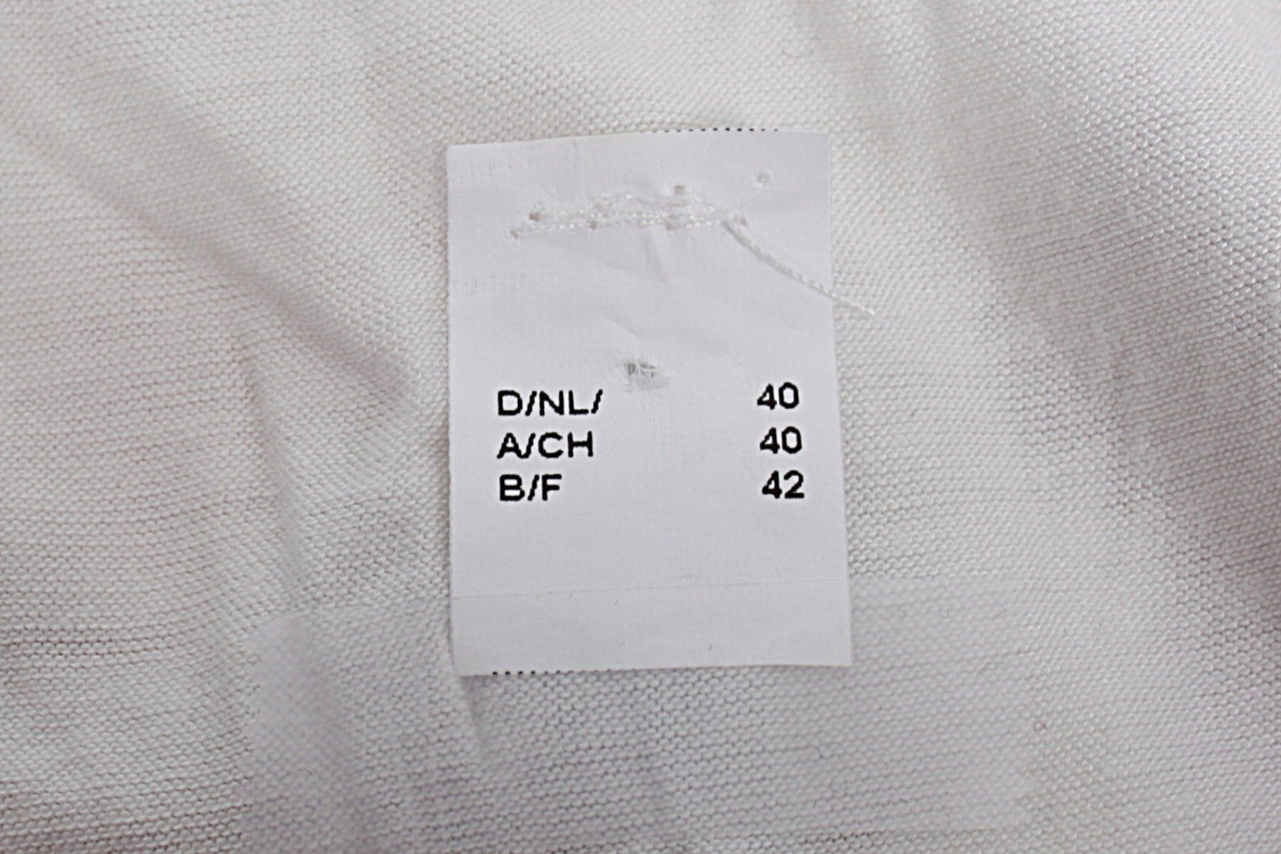 T-shirt: T-Shirt Blumenmuster mit Reisverschluss – Usato da Zollikofen venduto da Restwert_Zollikofen 5