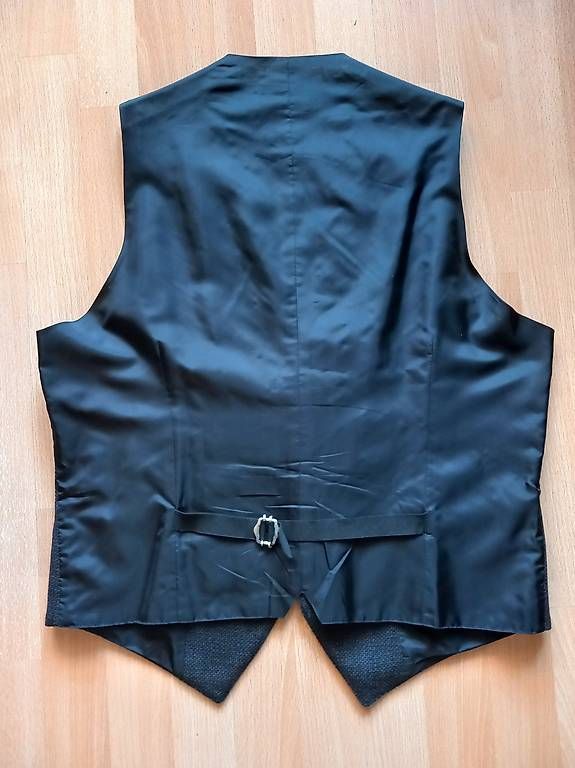 Gilet & Giacche: Gilet Grösse L – Usato da Belp venduto da Efflux 2