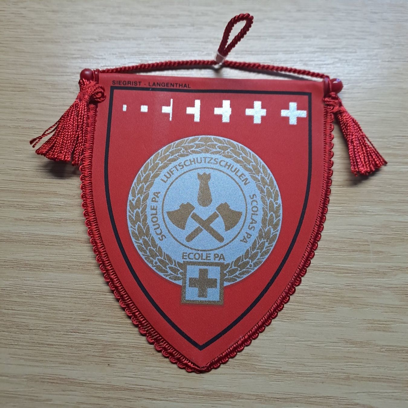 Schweizer Armee Placchette & Badge: Wimpel Luftschutzschulen – Nuovo e nell'imballaggio originale da Gipf-Oberfrick venduto da Mig_29