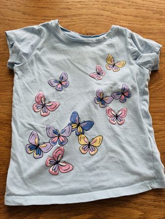 Schönes Kinder T-Shirt Grösse 110 Sommer Schmetterlinge 🦋