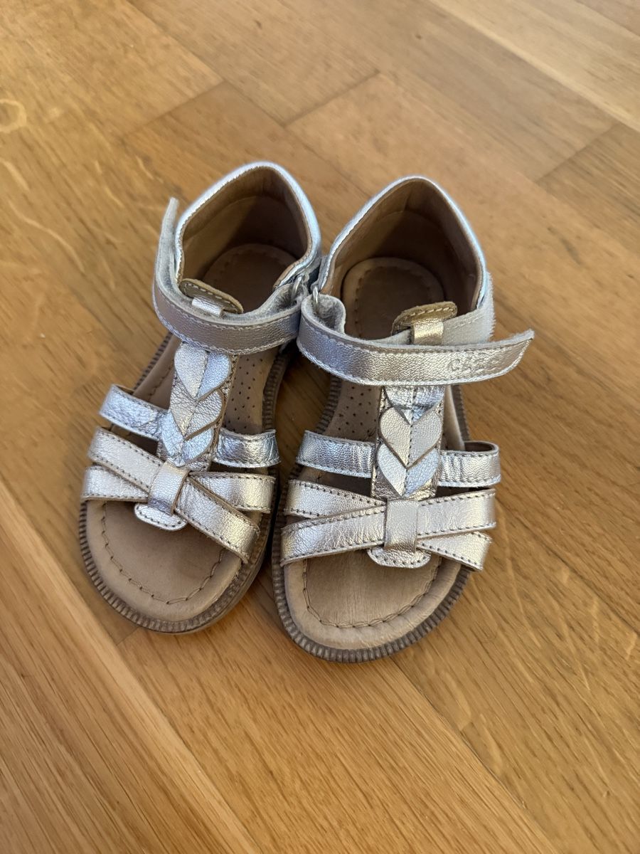 Scarpe per ragazze: Sandalen – Usato da Fehraltorf venduto da Bowling_54