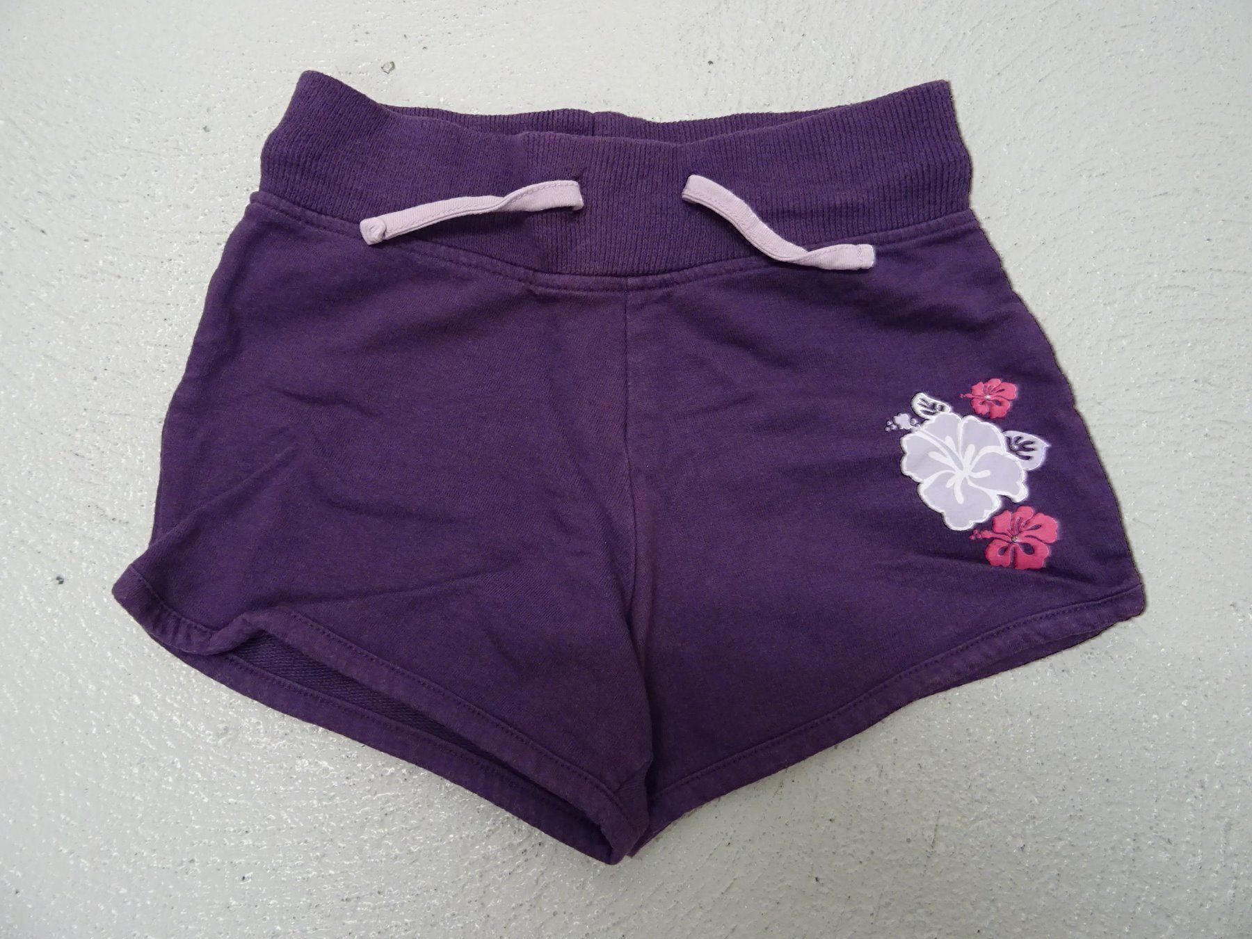 Pantaloni: Turnhose violett, Gr. 122 – Usato da Waltenschwil venduto da MeKo8
