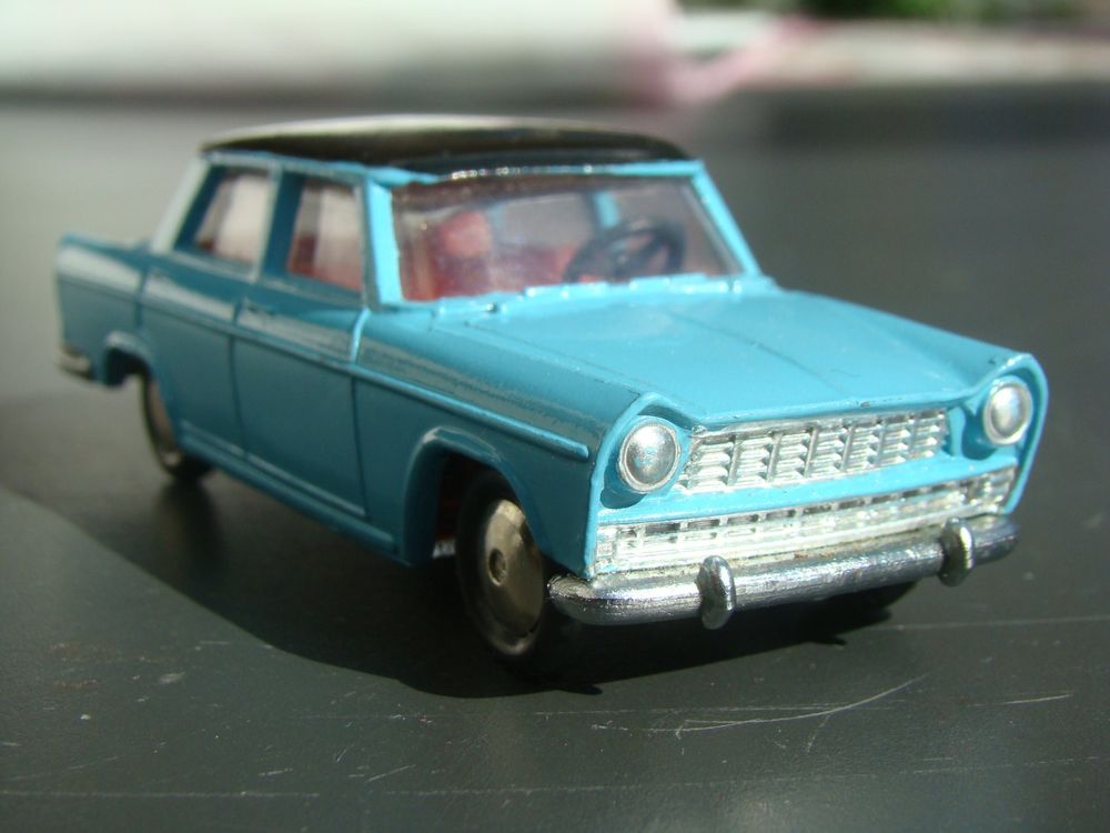 Mercury 1:48 - 1 - Coche a escala - Fiat 1800 Berlina - árbitro. 2