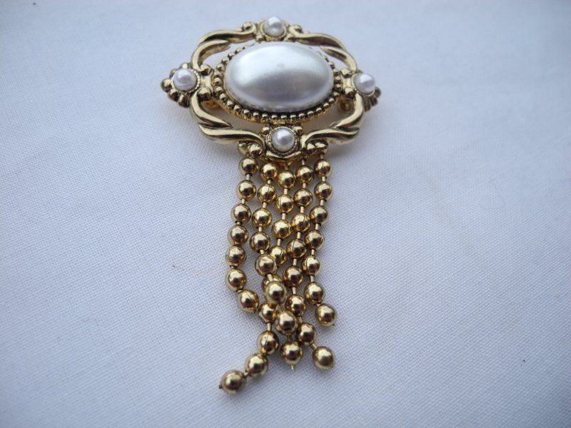 Broches & Aiguilles: Kragen-Brosche, Modeschmuck – D'occasion à Gattikon par kaandooh