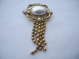 Kragen-Brosche, Modeschmuck