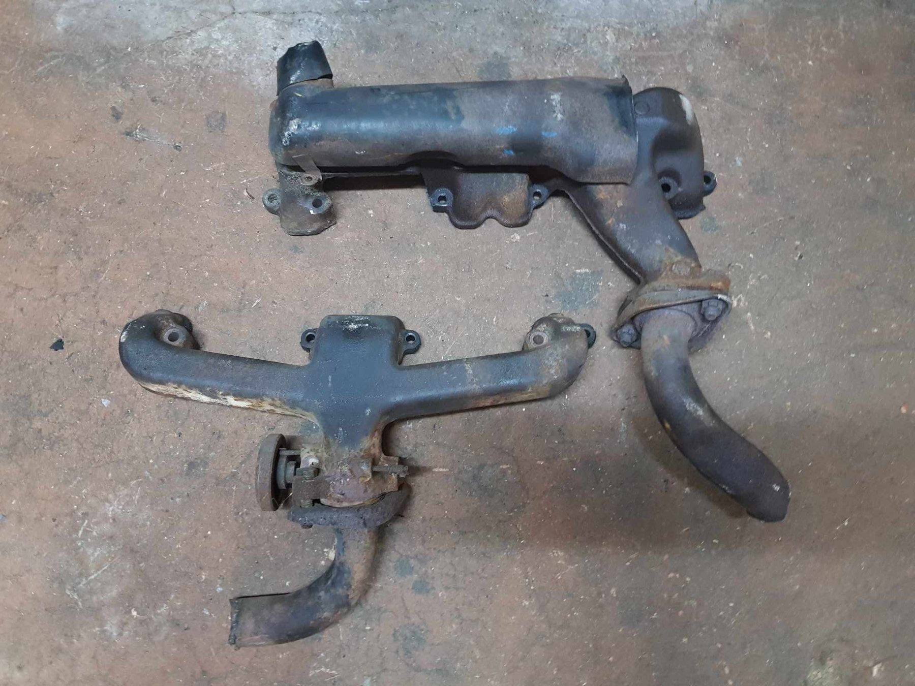 Chrysler Sistemi di scarico: Auspuffkollektore Chrysler Small Block – Usato da Niedergösgen venduto da usc_tt5r